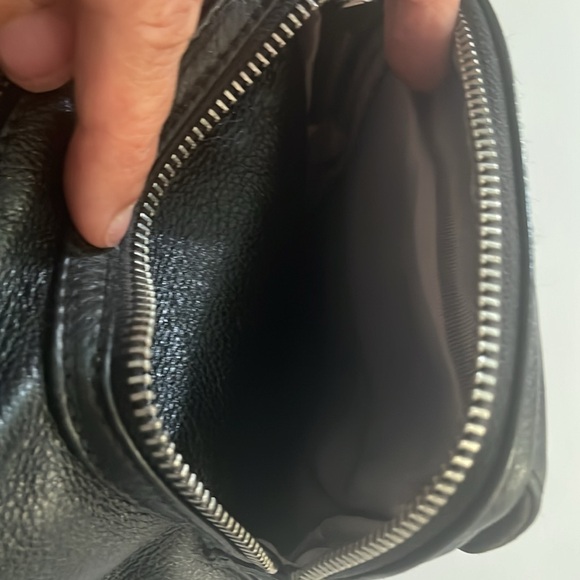 Danier leather handbag - Picture 5 of 7